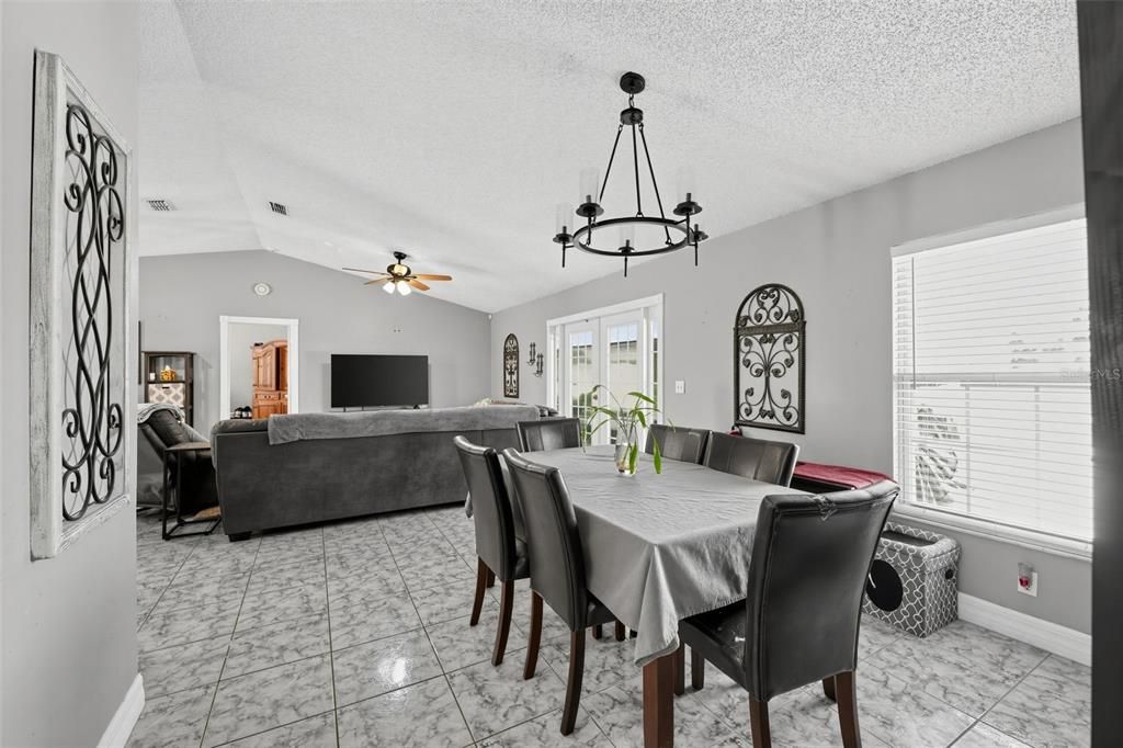 For Sale: $449,950 (3 beds, 2 baths, 1400 Square Feet)