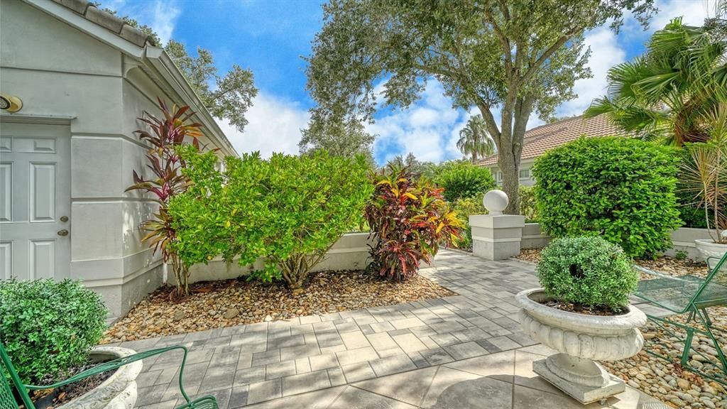 For Sale: $495,000 (2 beds, 2 baths, 1610 Square Feet)