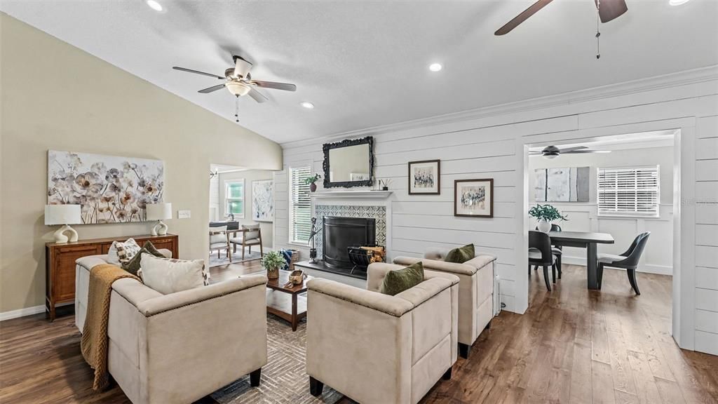 For Sale: $329,000 (3 beds, 2 baths, 1527 Square Feet)