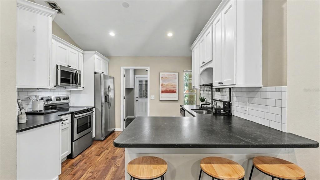 For Sale: $329,000 (3 beds, 2 baths, 1527 Square Feet)