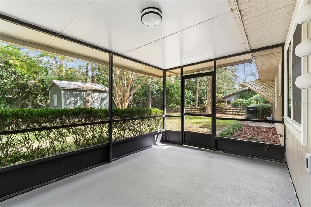 For Sale: $279,900 (3 beds, 2 baths, 1158 Square Feet)