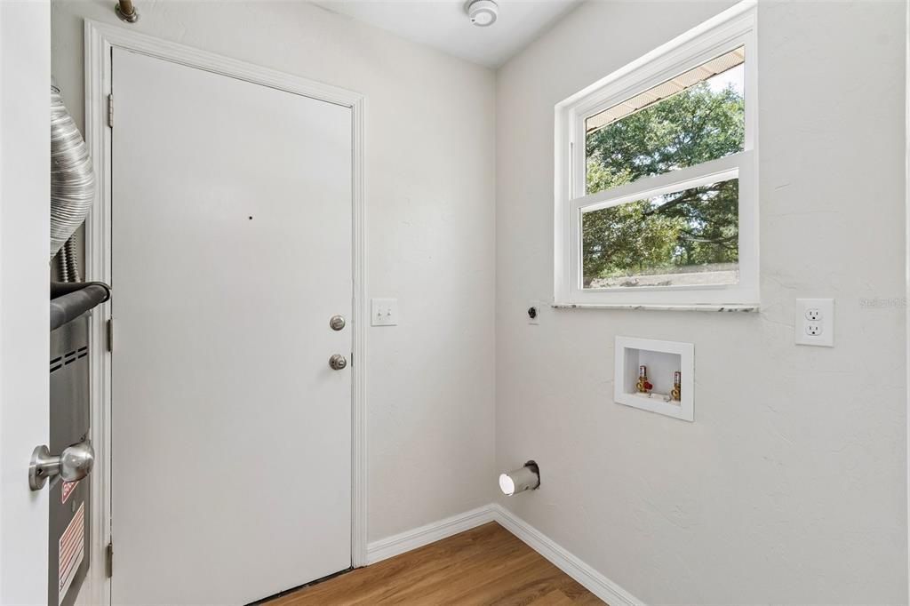 For Sale: $279,900 (3 beds, 2 baths, 1158 Square Feet)