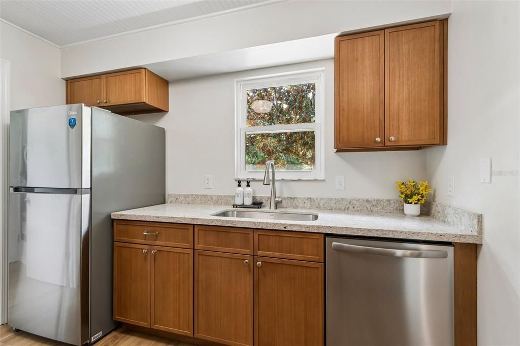 For Sale: $279,900 (3 beds, 2 baths, 1158 Square Feet)