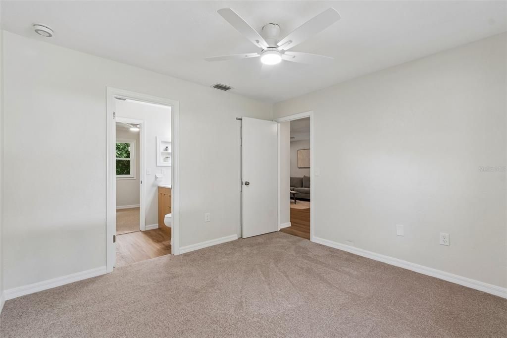 For Sale: $279,900 (3 beds, 2 baths, 1158 Square Feet)