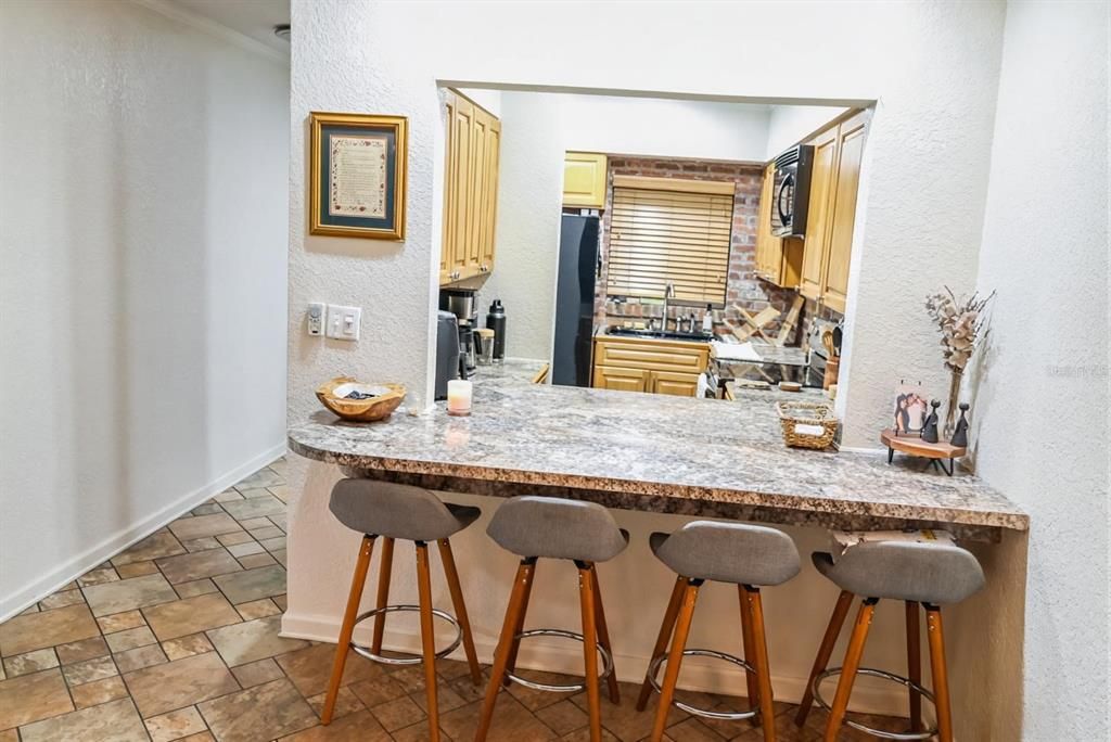 En Venta: $225,000 (2 camas, 1 baños, 750 Pies cuadrados)