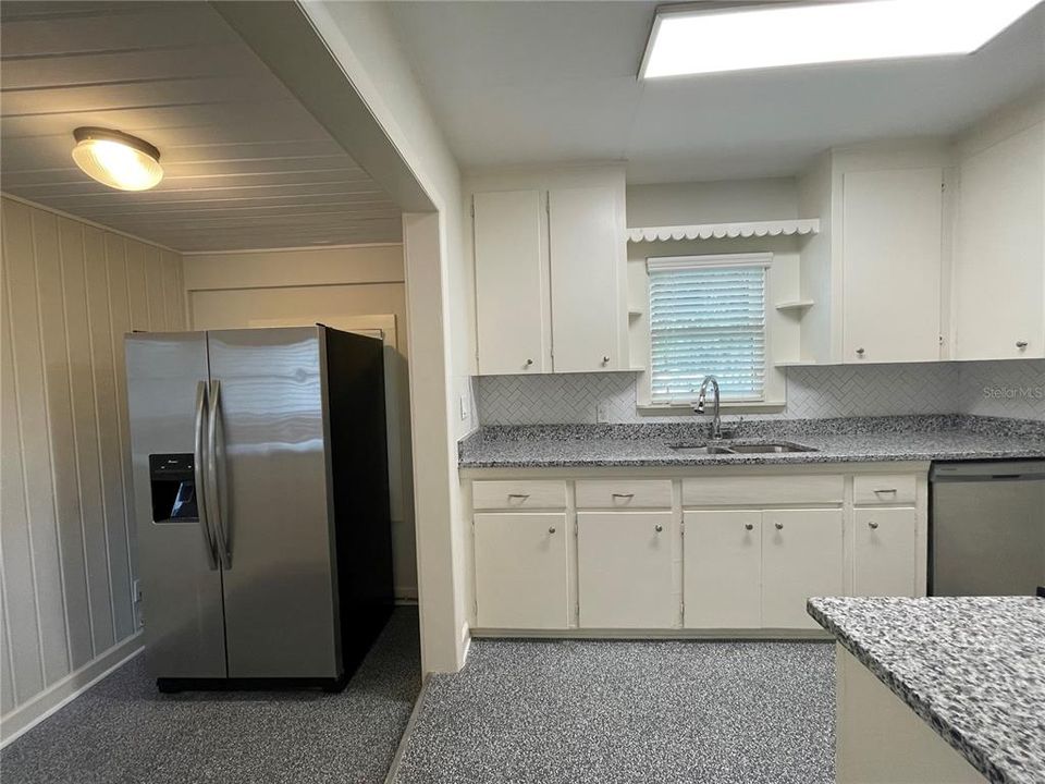 В аренду: $3,360 (2 спален, 1 ванн, 890 Квадратных фут)