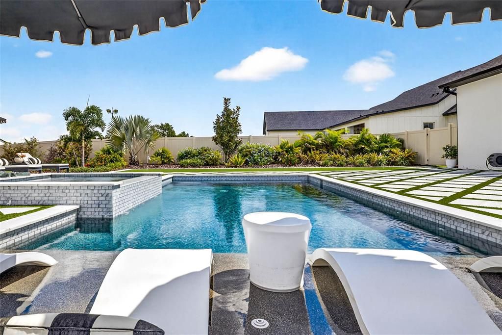 En Venta: $925,000 (4 camas, 3 baños, 2689 Pies cuadrados)