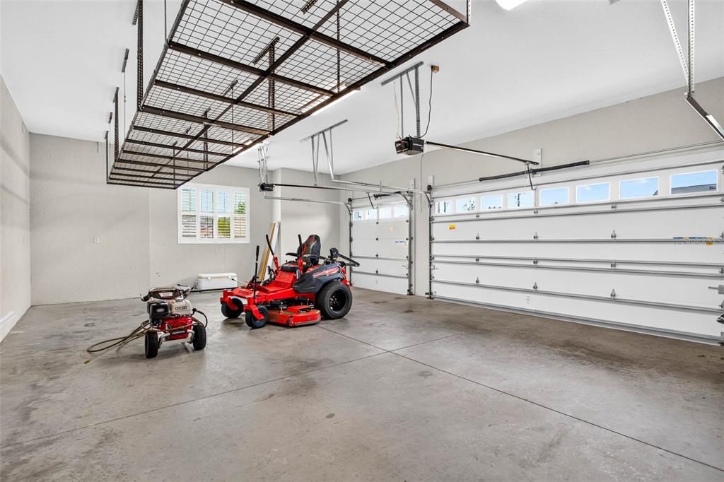 Activo con contrato: $925,000 (4 camas, 3 baños, 2689 Pies cuadrados)