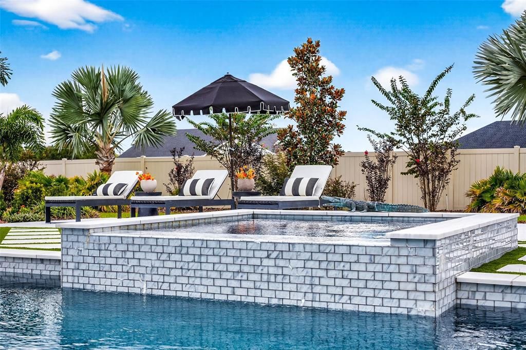 En Venta: $925,000 (4 camas, 3 baños, 2689 Pies cuadrados)