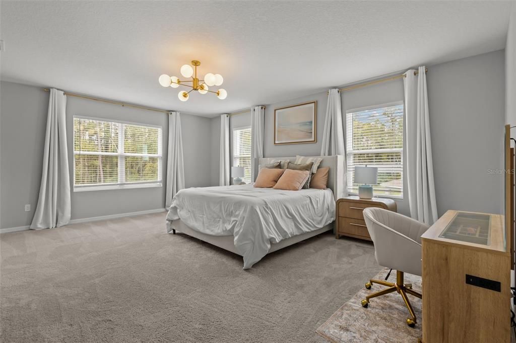 For Sale: $650,000 (5 beds, 4 baths, 3975 Square Feet)