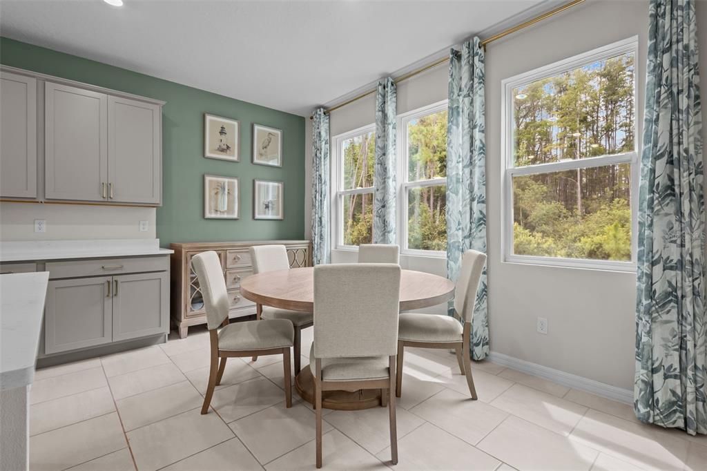 For Sale: $650,000 (5 beds, 4 baths, 3975 Square Feet)