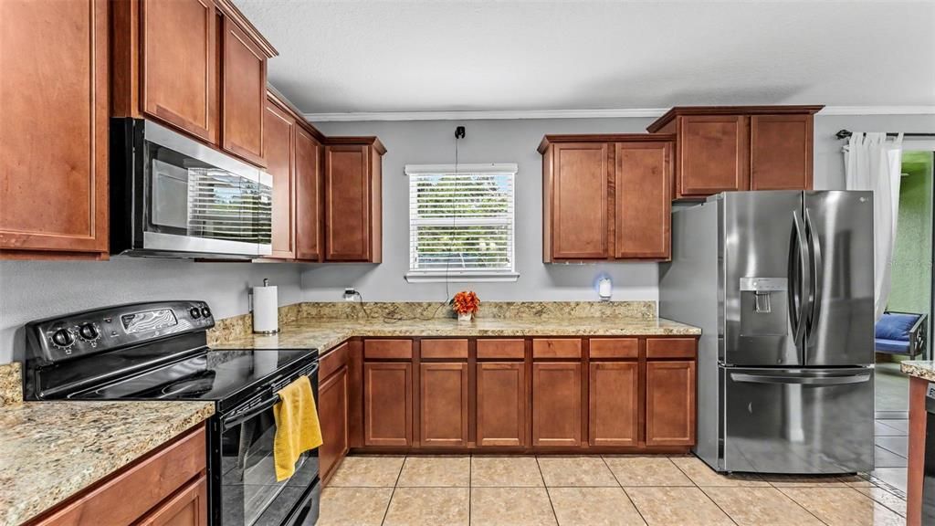 For Sale: $300,000 (3 beds, 2 baths, 1660 Square Feet)