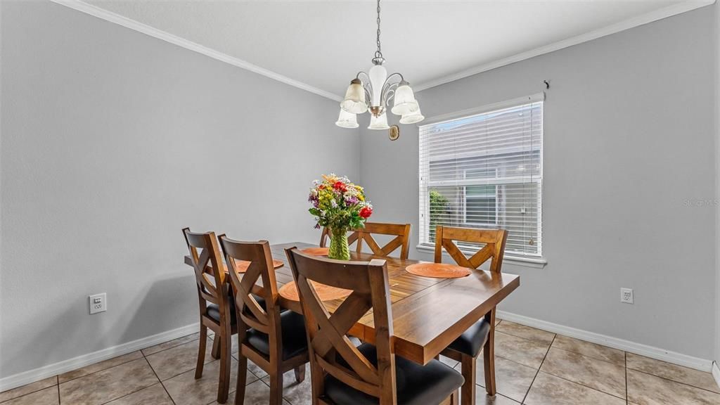 For Sale: $300,000 (3 beds, 2 baths, 1660 Square Feet)
