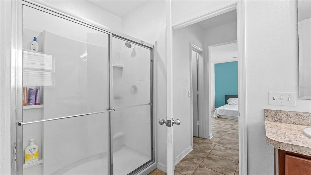 For Sale: $300,000 (3 beds, 2 baths, 1660 Square Feet)
