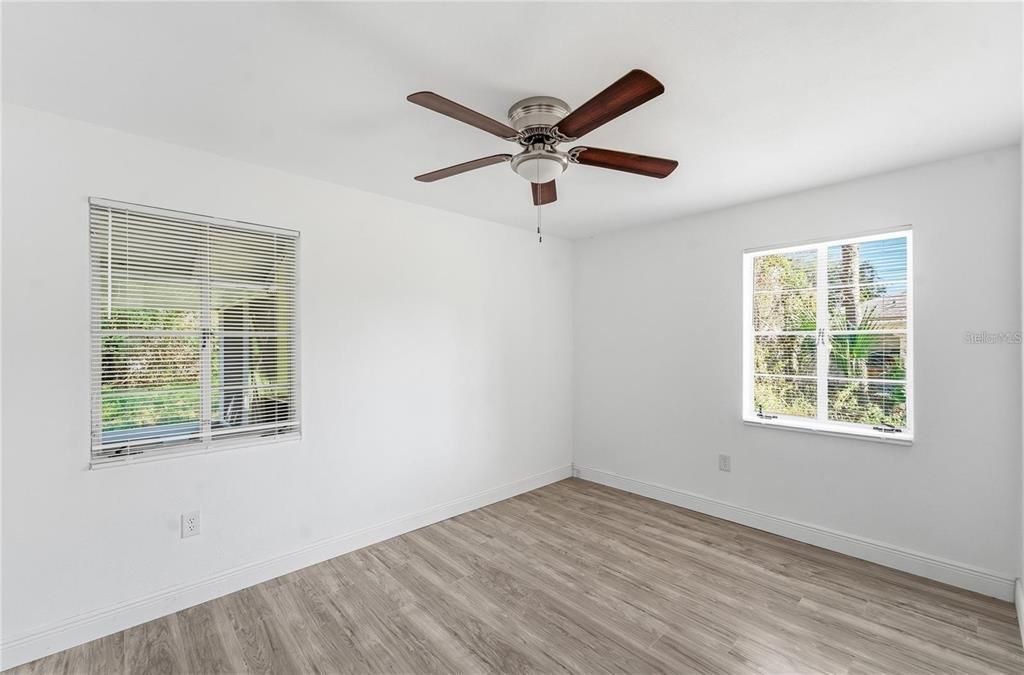 For Sale: $175,000 (3 beds, 1 baths, 1041 Square Feet)