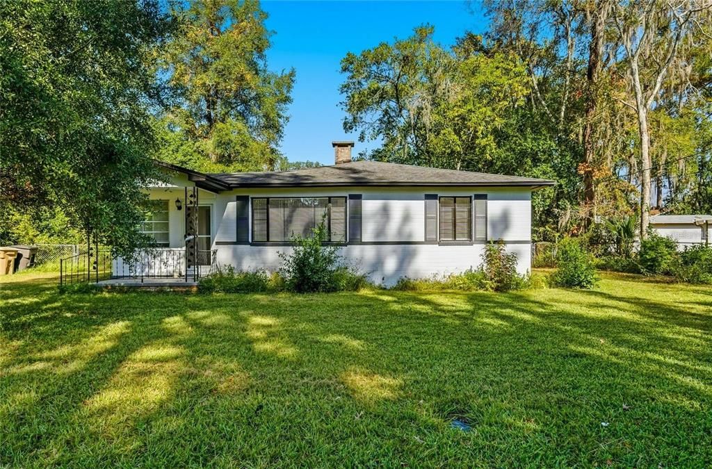 For Sale: $175,000 (3 beds, 1 baths, 1041 Square Feet)
