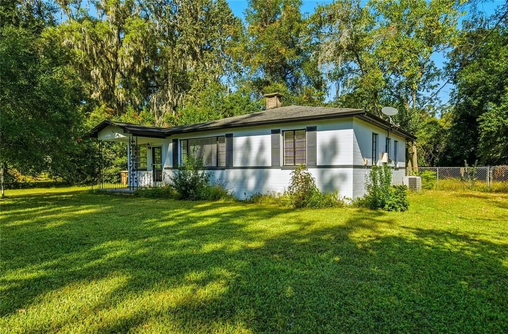 For Sale: $175,000 (3 beds, 1 baths, 1041 Square Feet)