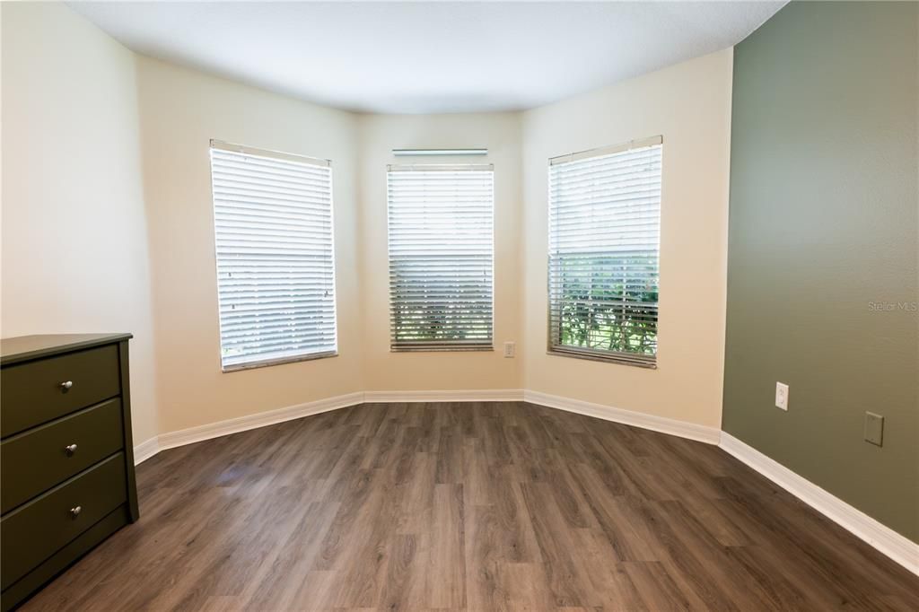 For Sale: $345,000 (4 beds, 2 baths, 1746 Square Feet)