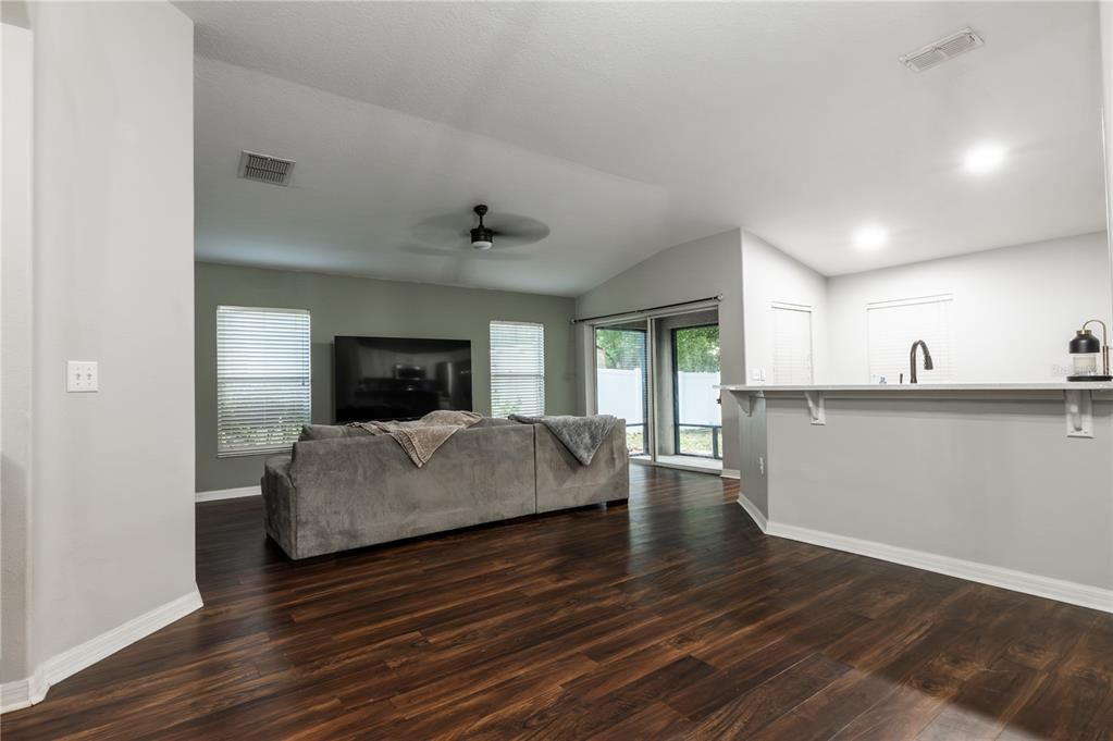 For Sale: $345,000 (4 beds, 2 baths, 1746 Square Feet)