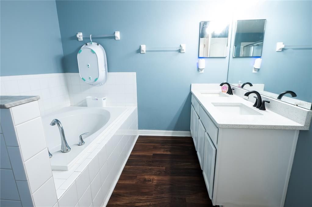 For Sale: $345,000 (4 beds, 2 baths, 1746 Square Feet)