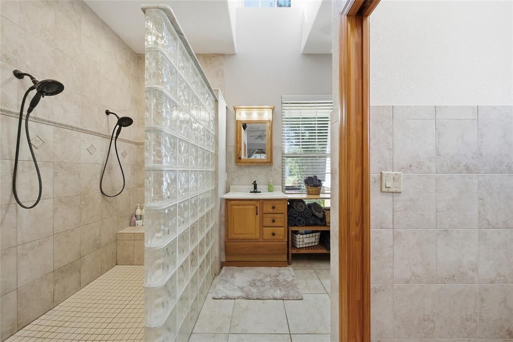 En Venta: $609,000 (3 camas, 2 baños, 2134 Pies cuadrados)