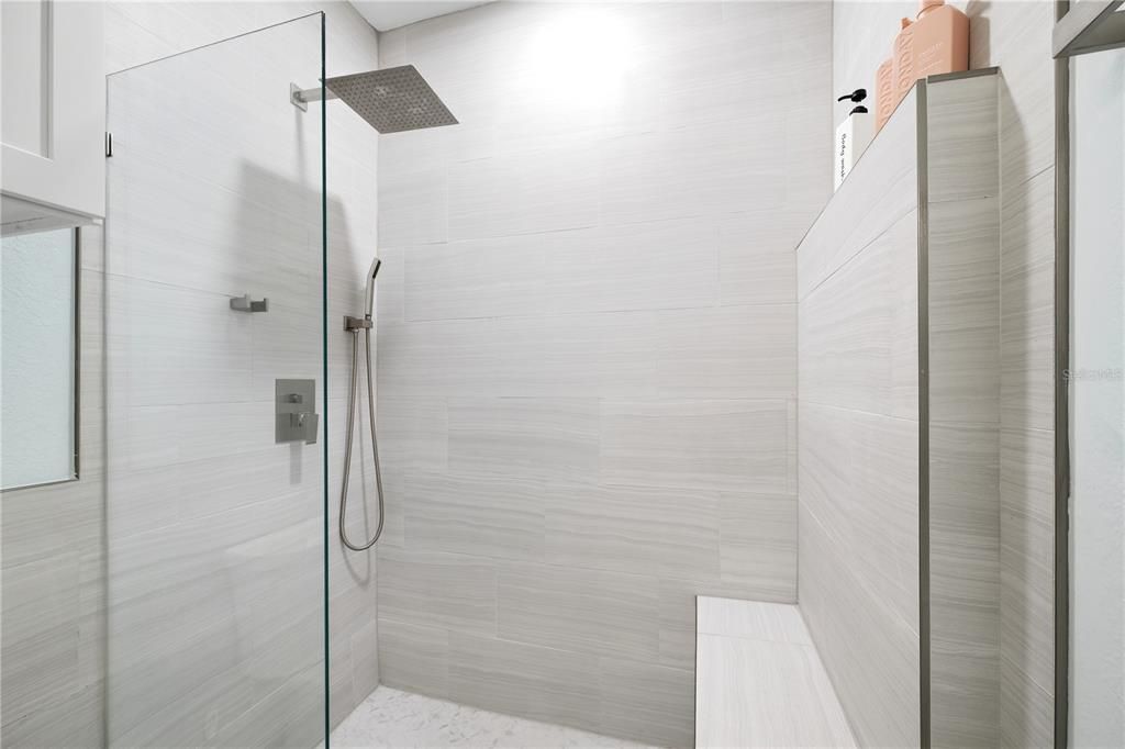 For Rent: $2,500 (2 beds, 2 baths, 1009 Square Feet)