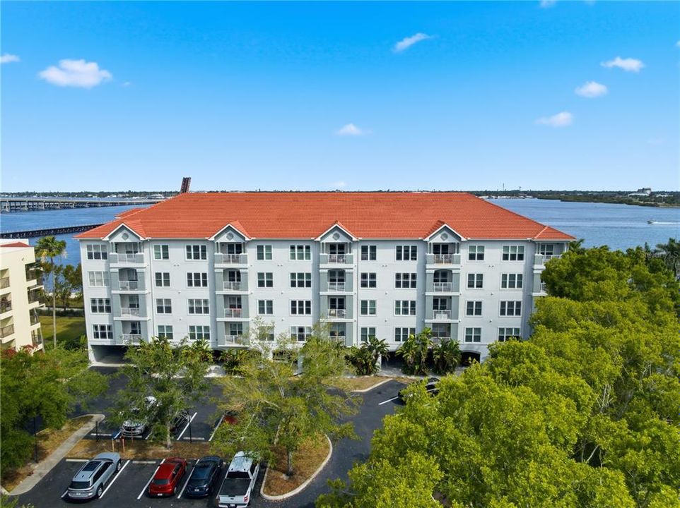 For Rent: $2,500 (2 beds, 2 baths, 1009 Square Feet)