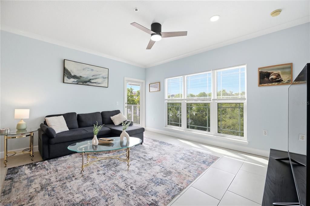 For Rent: $2,500 (2 beds, 2 baths, 1009 Square Feet)