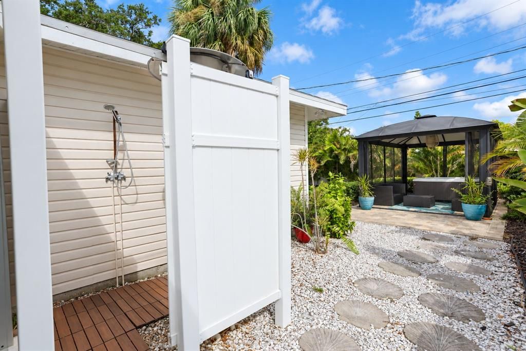 En Venta: $599,000 (3 camas, 2 baños, 1440 Pies cuadrados)