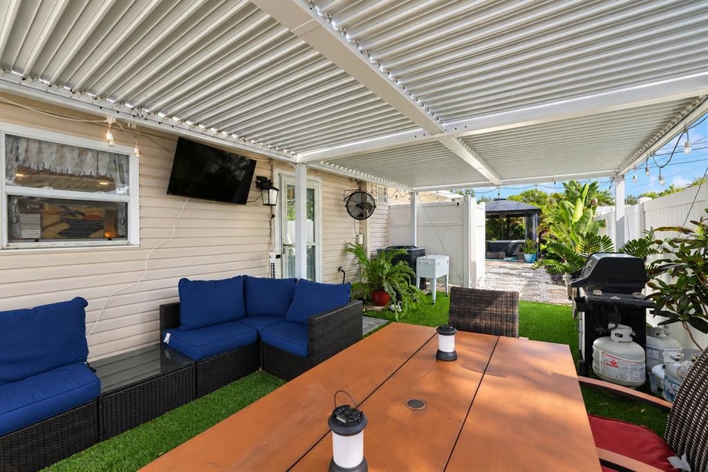 En Venta: $599,000 (3 camas, 2 baños, 1440 Pies cuadrados)