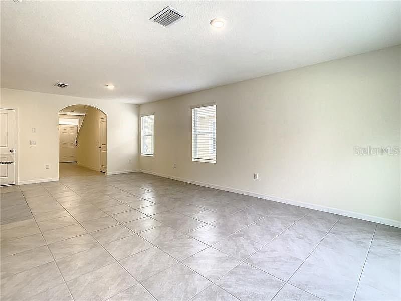For Rent: $2,700 (5 beds, 3 baths, 2522 Square Feet)