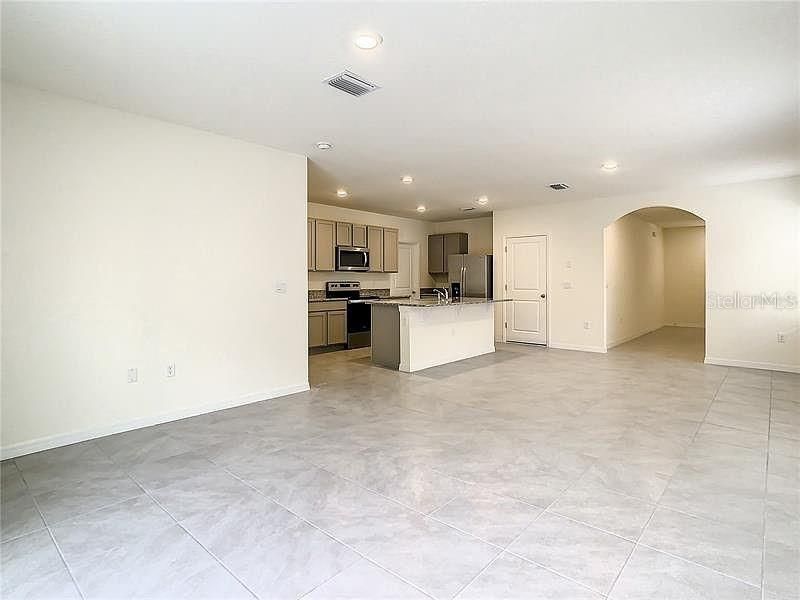 For Rent: $2,700 (5 beds, 3 baths, 2522 Square Feet)