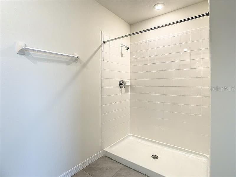 For Rent: $2,700 (5 beds, 3 baths, 2522 Square Feet)