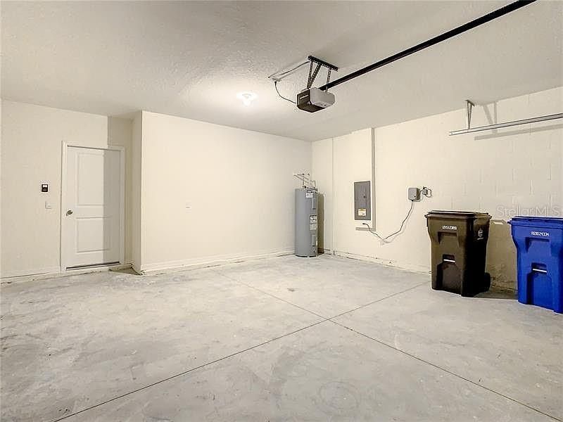 For Rent: $2,700 (5 beds, 3 baths, 2522 Square Feet)