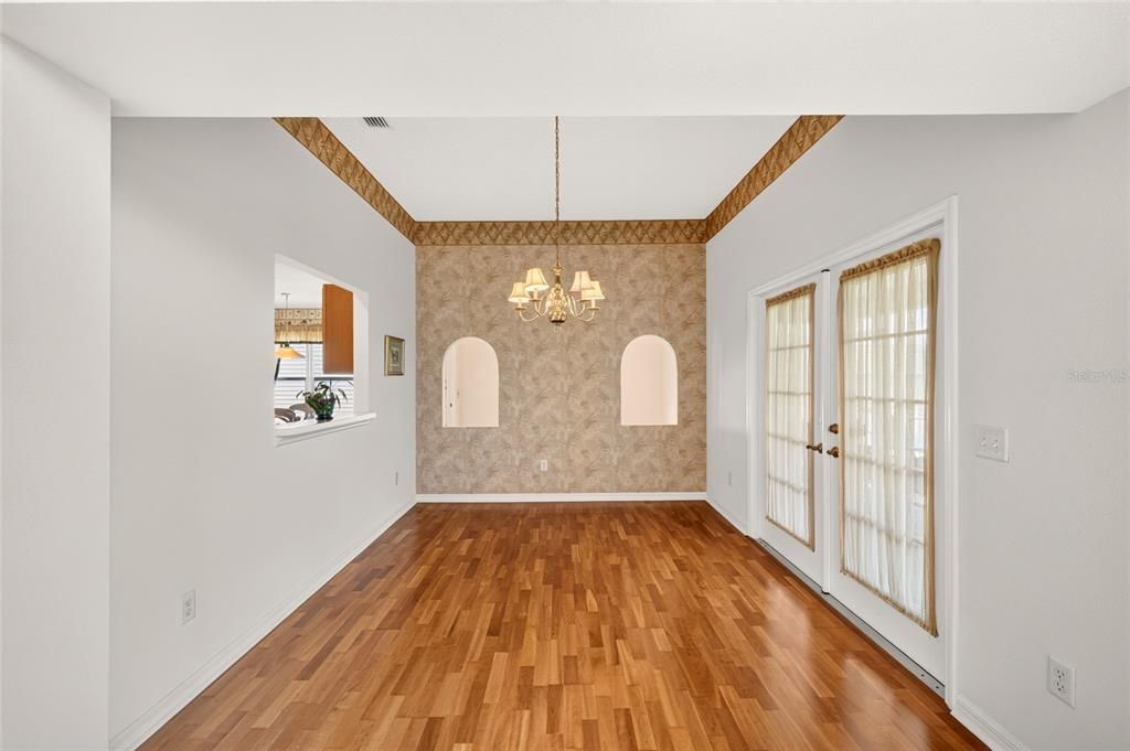 En Venta: $335,000 (3 camas, 2 baños, 1717 Pies cuadrados)