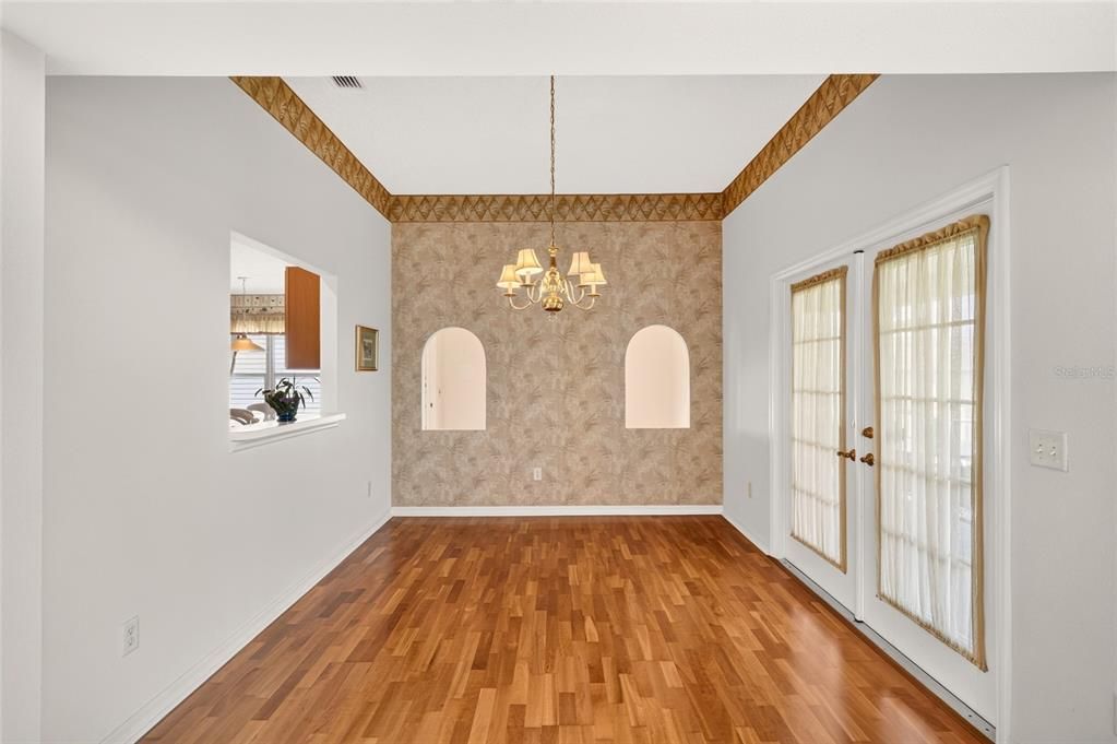 En Venta: $335,000 (3 camas, 2 baños, 1717 Pies cuadrados)