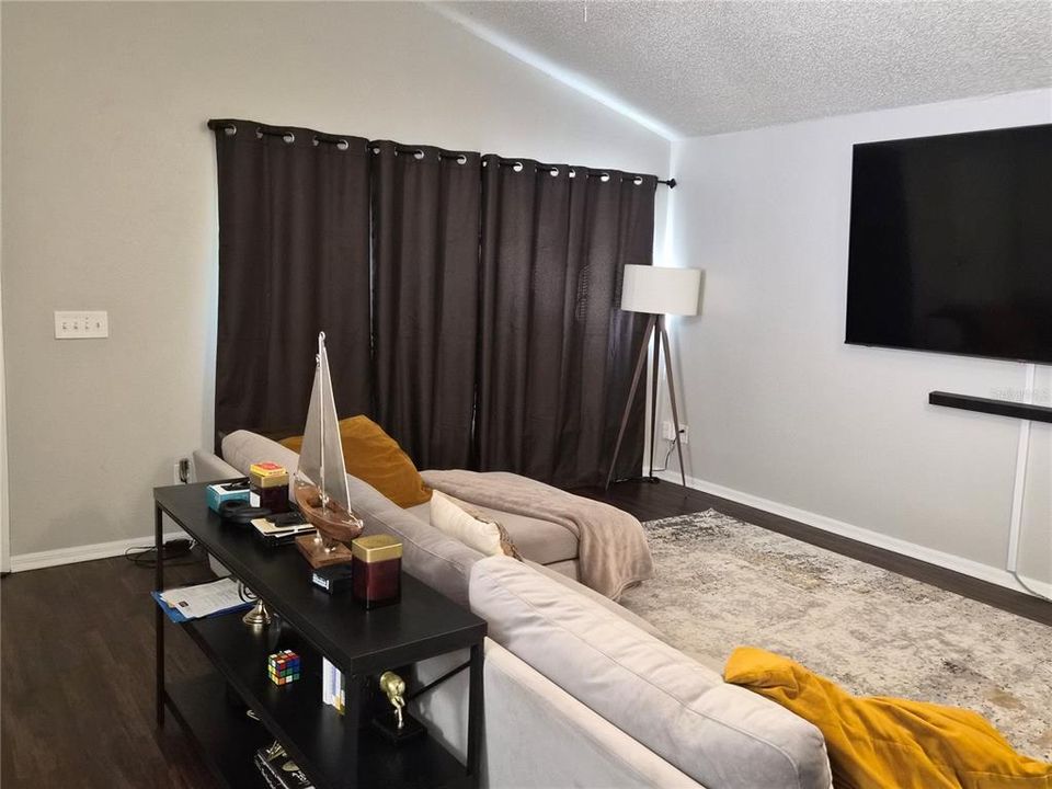 For Sale: $290,000 (3 beds, 2 baths, 1170 Square Feet)