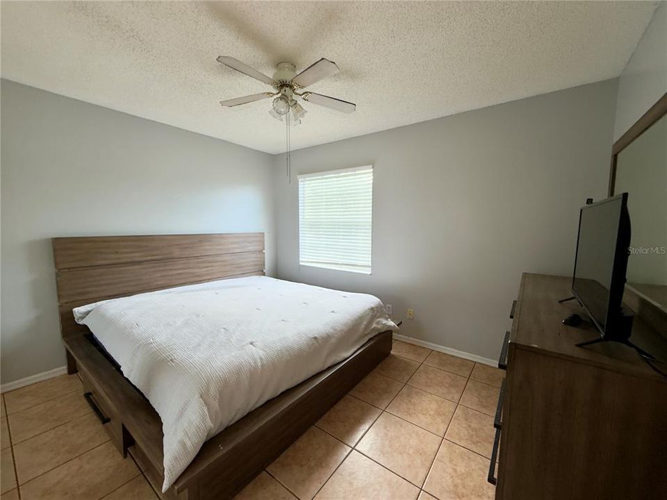 En Renta: $2,995 (4 camas, 2 baños, 1618 Pies cuadrados)