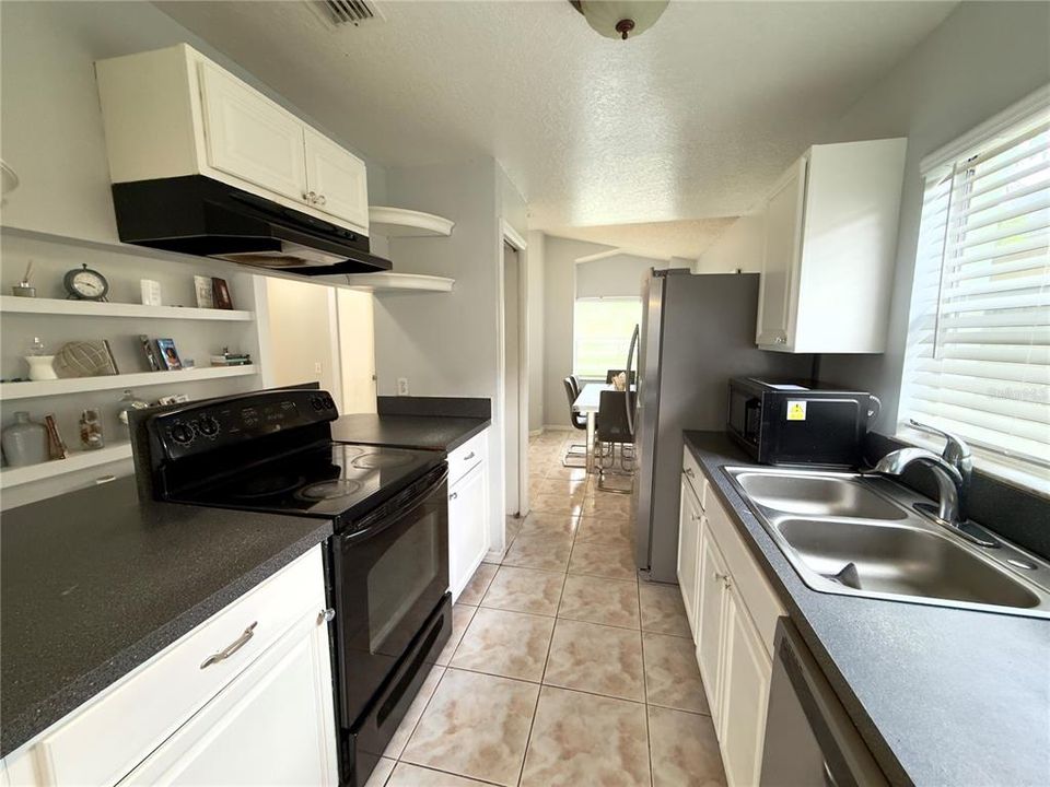 En Renta: $2,995 (4 camas, 2 baños, 1618 Pies cuadrados)
