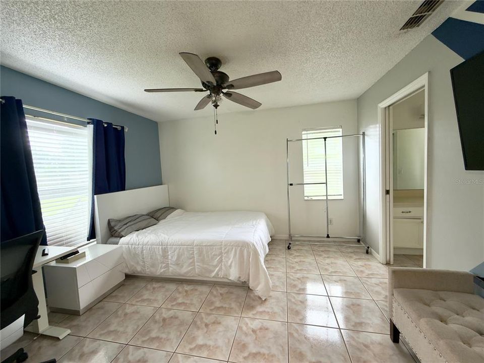 En Renta: $2,995 (4 camas, 2 baños, 1618 Pies cuadrados)