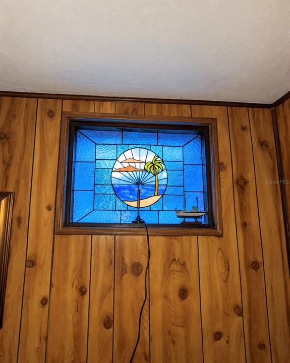 For Sale: $139,900 (2 beds, 1 baths, 916 Square Feet)