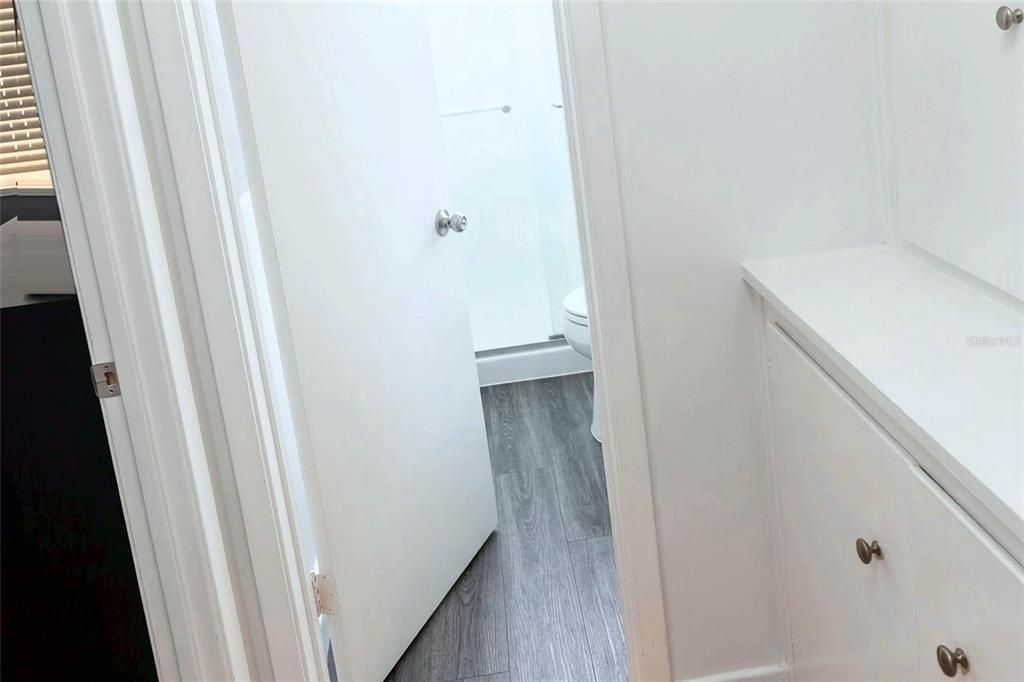 For Sale: $219,990 (2 beds, 1 baths, 576 Square Feet)