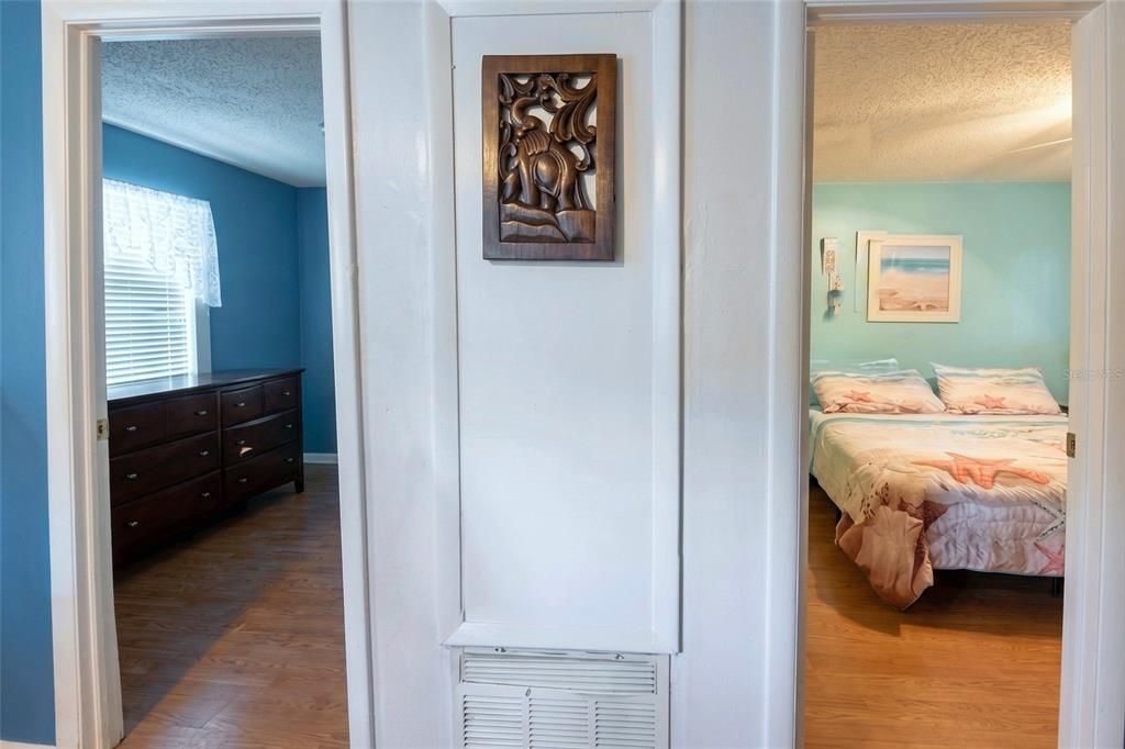 For Sale: $219,990 (2 beds, 1 baths, 576 Square Feet)