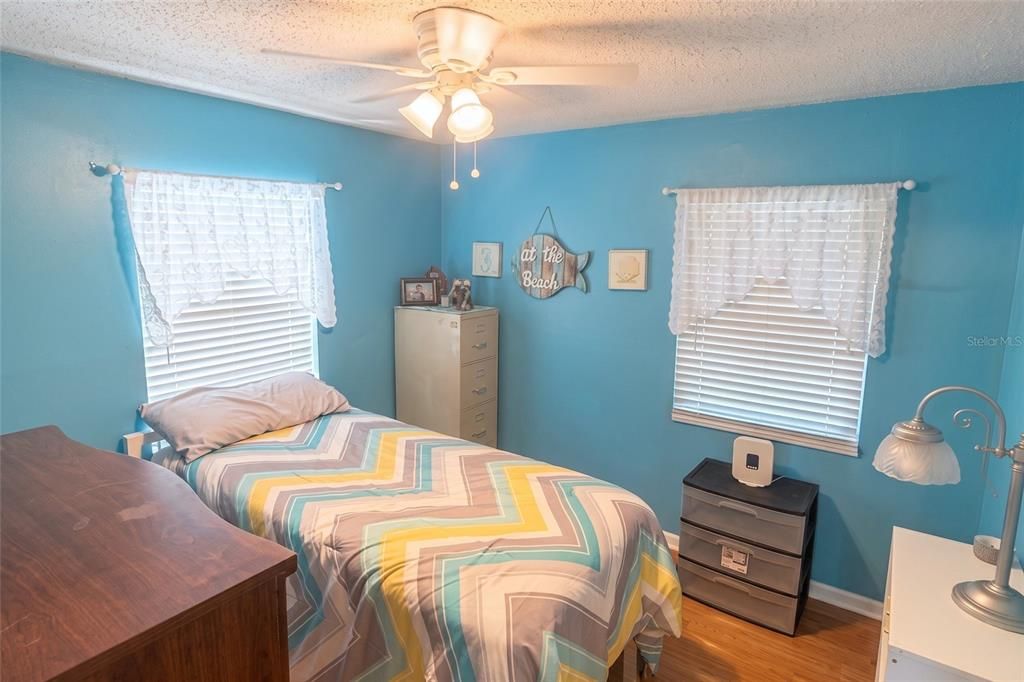 For Sale: $219,990 (2 beds, 1 baths, 576 Square Feet)