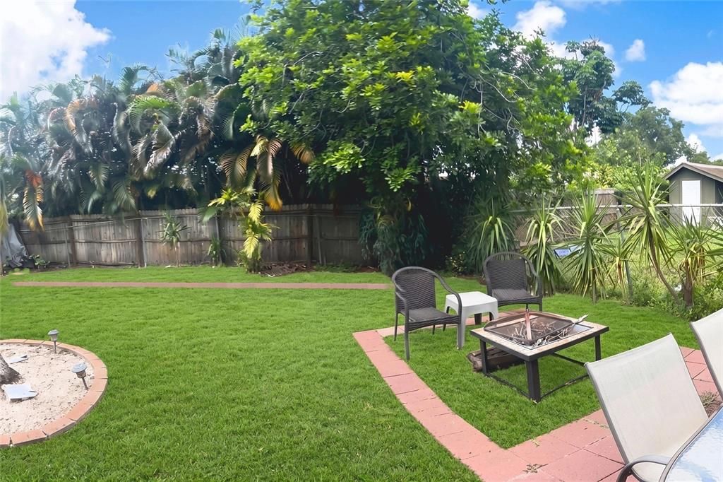 For Sale: $219,990 (2 beds, 1 baths, 576 Square Feet)