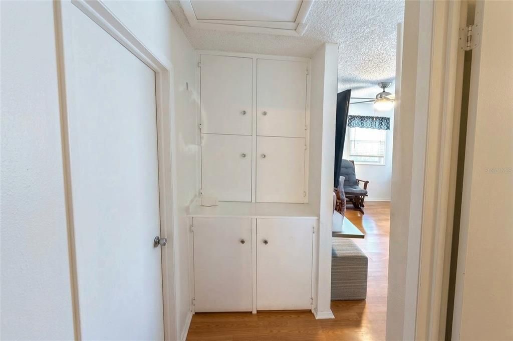 For Sale: $219,990 (2 beds, 1 baths, 576 Square Feet)