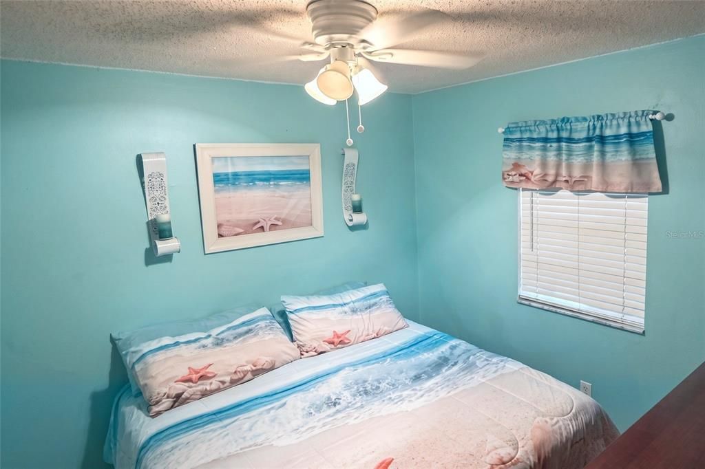 For Sale: $219,990 (2 beds, 1 baths, 576 Square Feet)