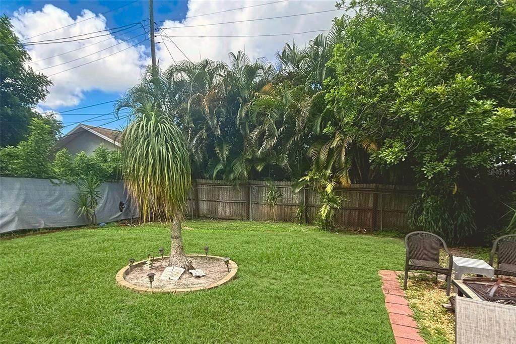 For Sale: $219,990 (2 beds, 1 baths, 576 Square Feet)