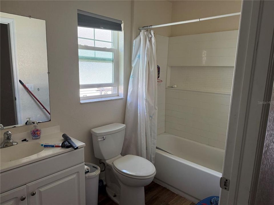 For Sale: $165,000 (3 beds, 2 baths, 1000 Square Feet)