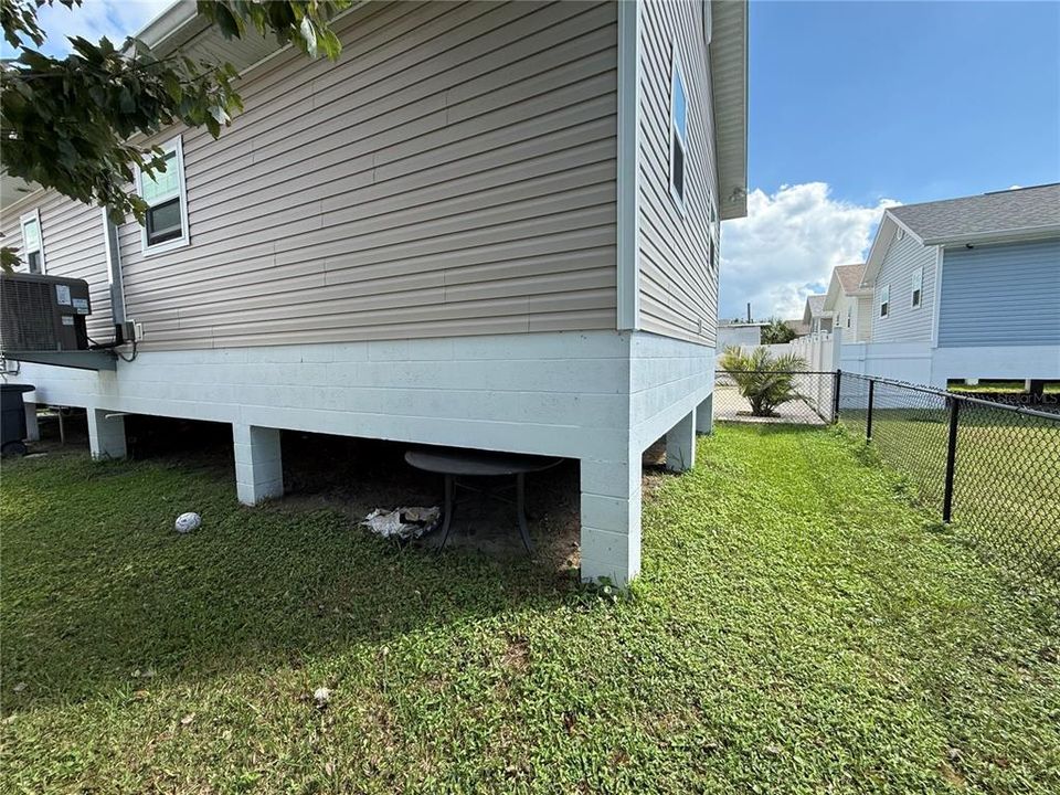 For Sale: $165,000 (3 beds, 2 baths, 1000 Square Feet)